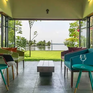  Villa Cheppanam House With Backwater View And Pvt Lawn By Stayvista India